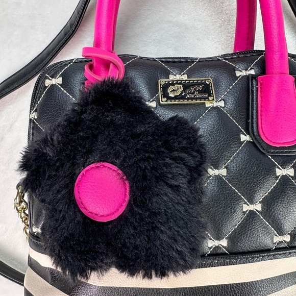 Betsey‎ Johnson Black Striped Quilted Bows Pink Handles Fur Keychain Satchel Bag - Picture 4 of 9
